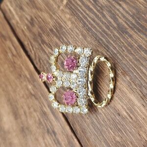 B649 unsigned coro pink sapphire crown queen brooch vintage‎ rare find